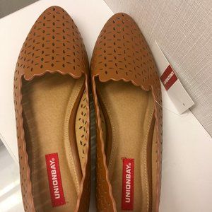 NWT Unionbay Caramel Perforated Flats Size 7